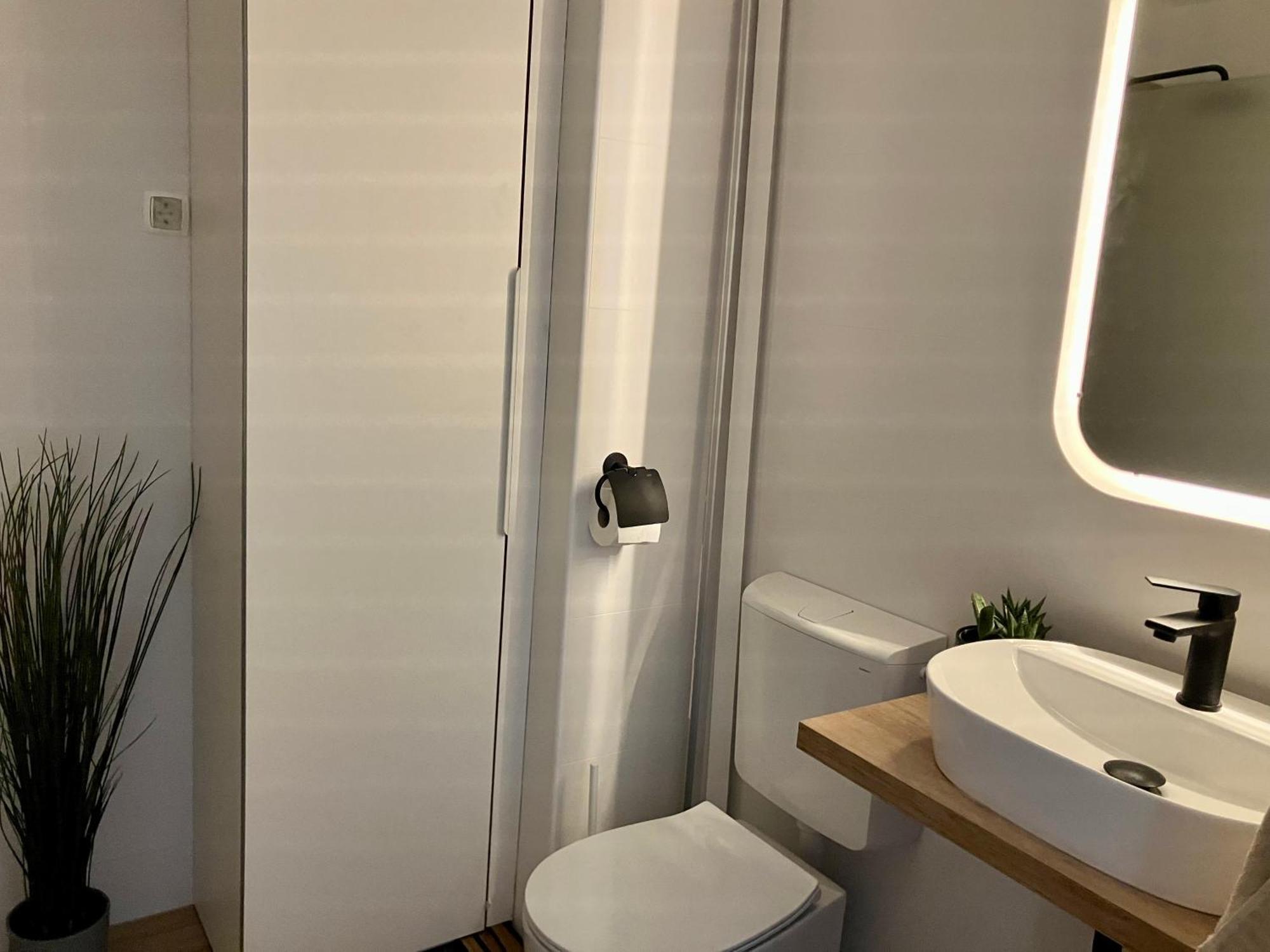 Delux Apartment La Arena With Private Garage ザグレブ エクステリア 写真