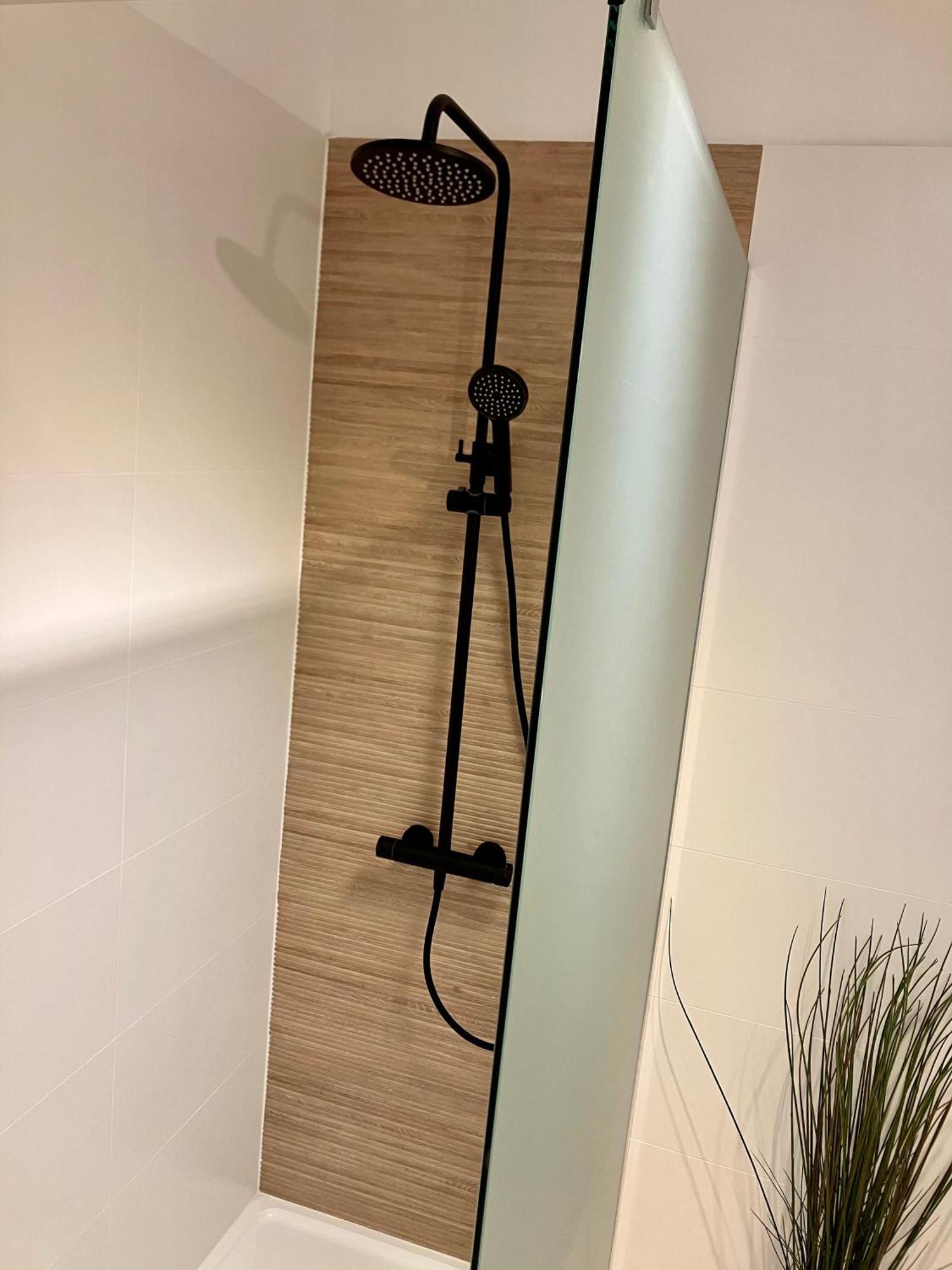 Delux Apartment La Arena With Private Garage ザグレブ エクステリア 写真