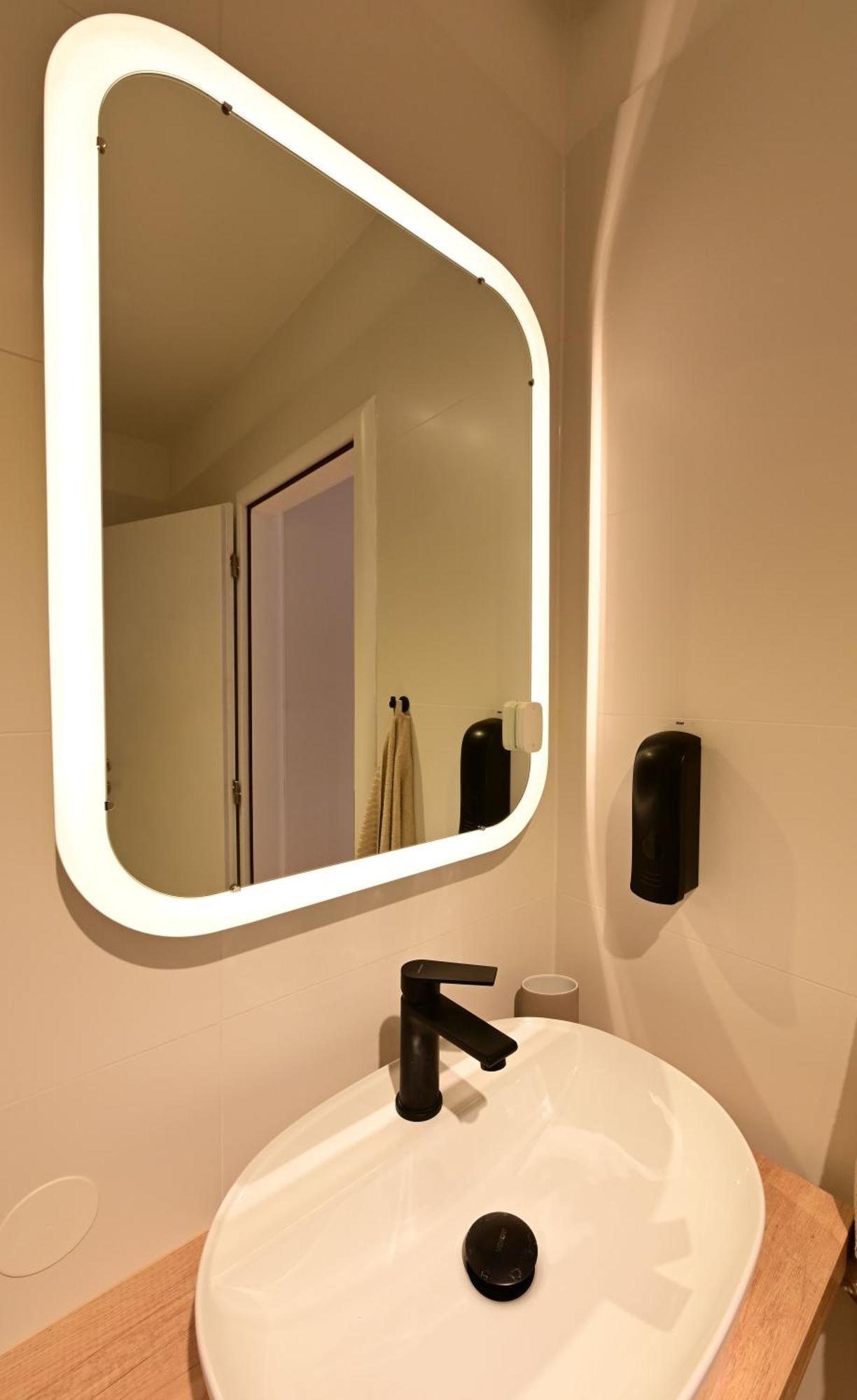 Delux Apartment La Arena With Private Garage ザグレブ エクステリア 写真