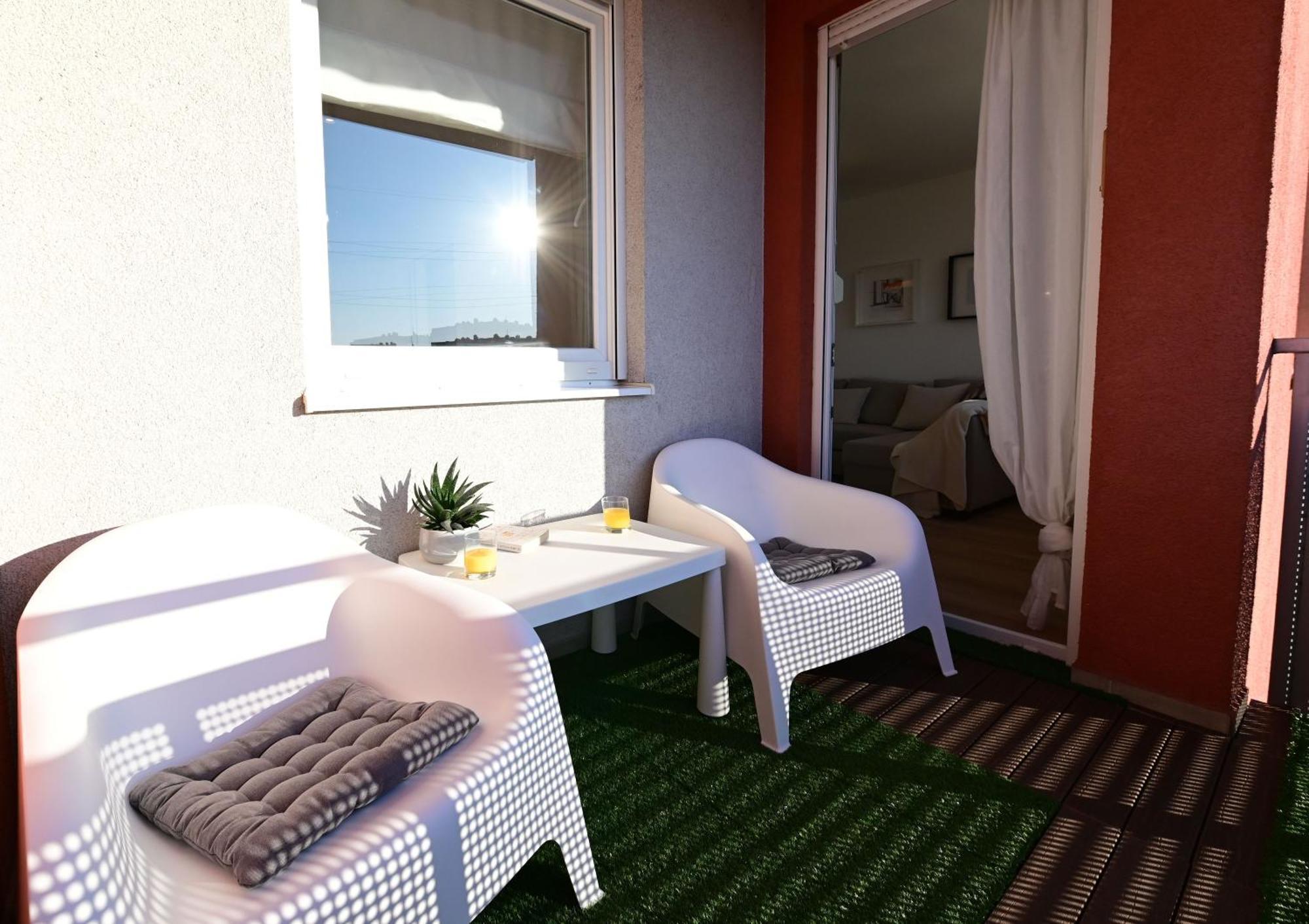 Delux Apartment La Arena With Private Garage ザグレブ エクステリア 写真
